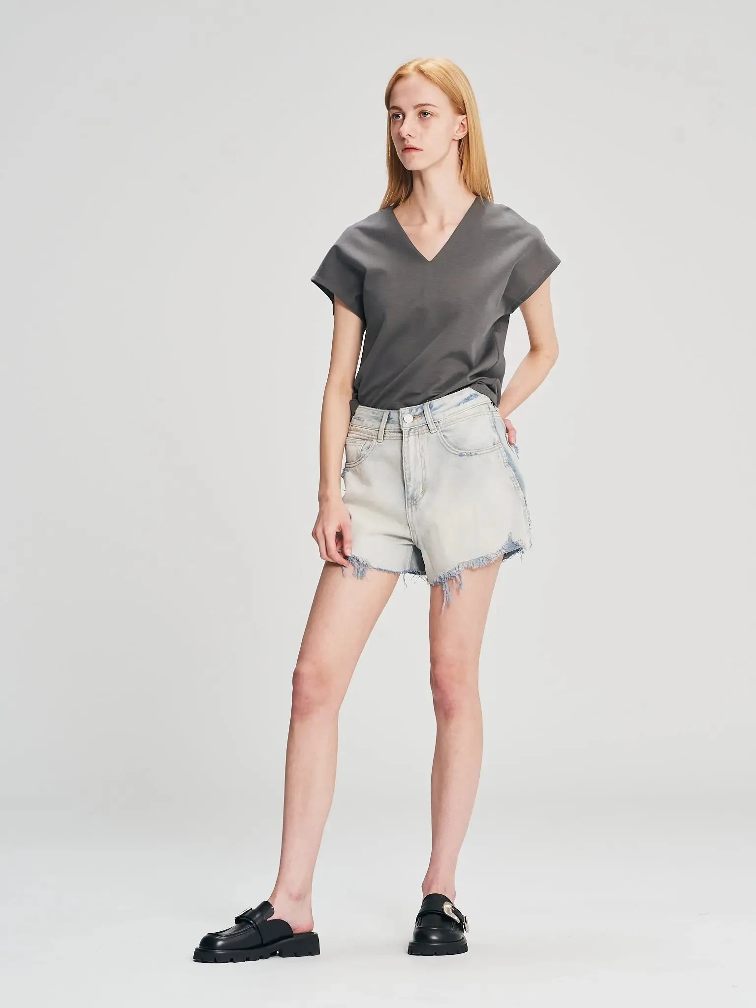 D5540 Basic Short-Sleeve Blouse