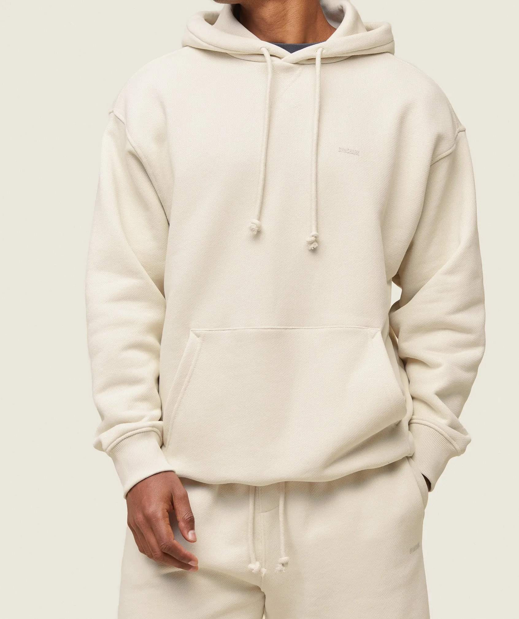 Sure! Heres an optimized title for the Gymshark Everywear Relaxed Hoodie in Oat White:

Gymshark Everywear Cozy Relaxed Hoodie in Oat White - Perfect for Everyday Comfort and Style

Feel free to ask for more modifications if needed!