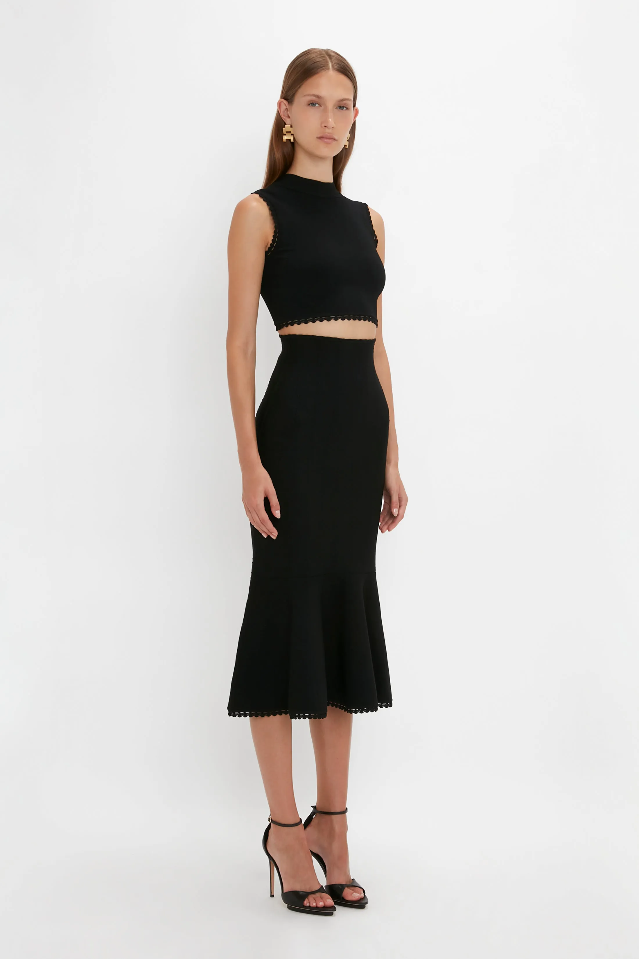 VB Body Scallop Trim Flared Skirt In Black